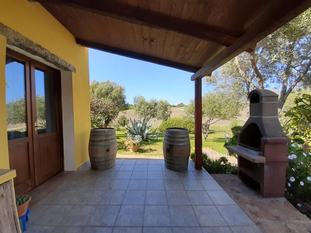 Agriturismo Campesi Casale Tra Le Vigne Aglientu Kültér fotó