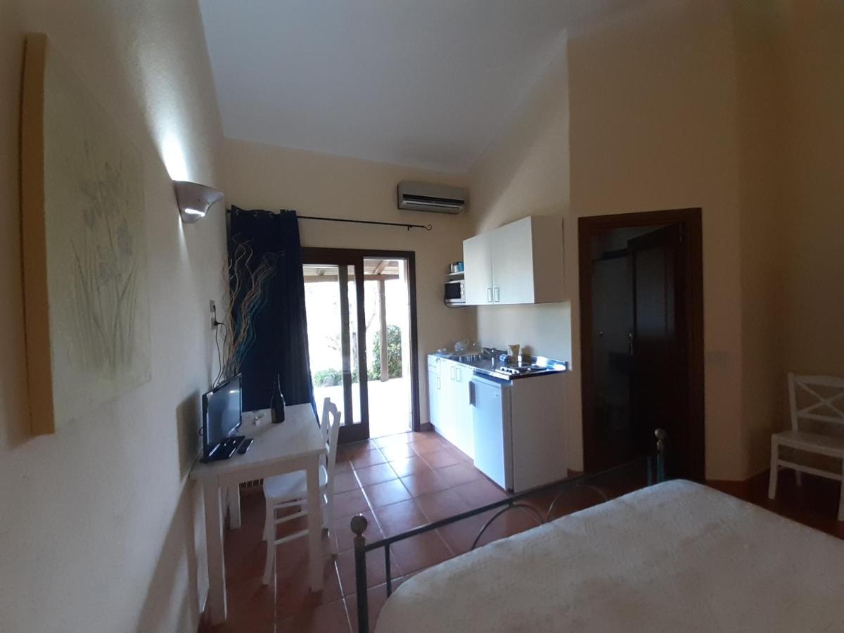 Agriturismo Campesi Casale Tra Le Vigne Aglientu Kültér fotó