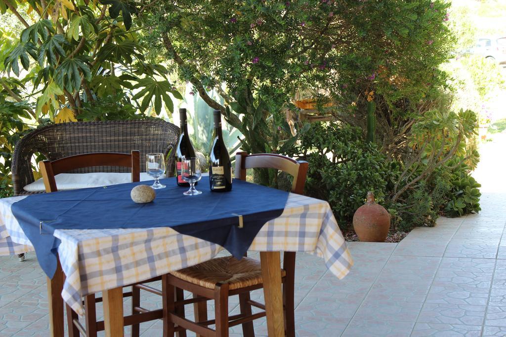 Agriturismo Campesi Casale Tra Le Vigne Aglientu Kültér fotó