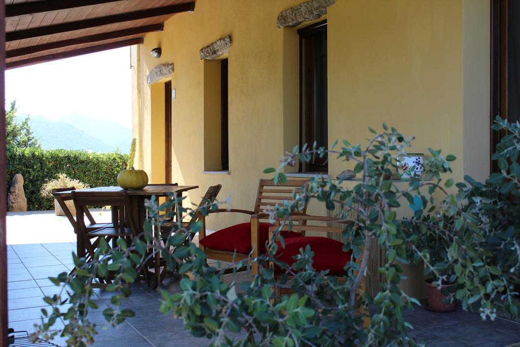 Agriturismo Campesi Casale Tra Le Vigne Aglientu Kültér fotó