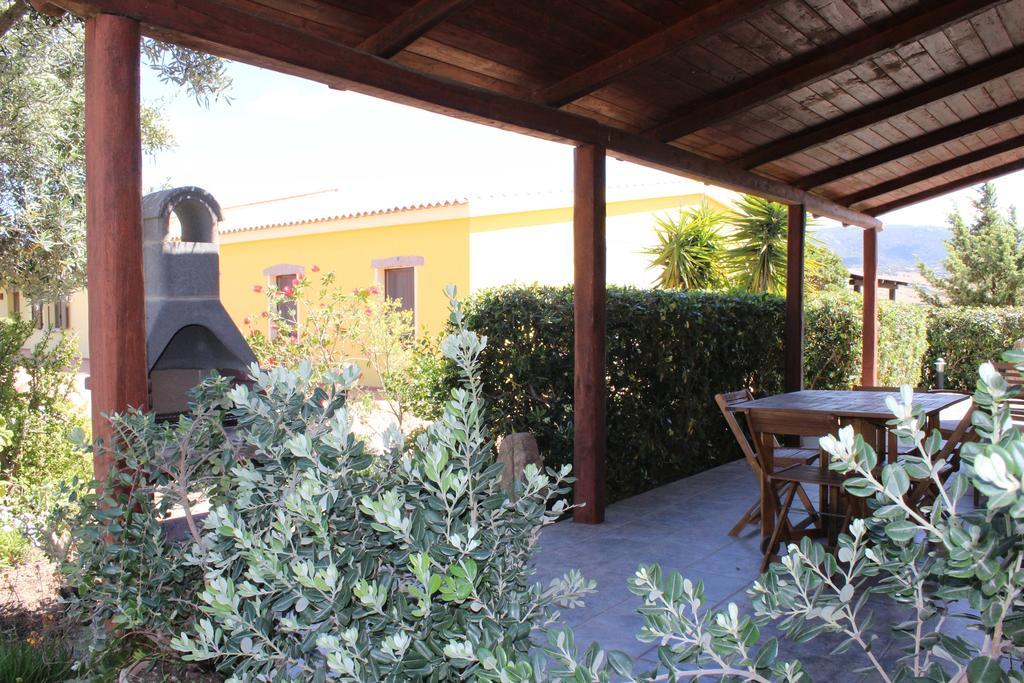 Agriturismo Campesi Casale Tra Le Vigne Aglientu Kültér fotó