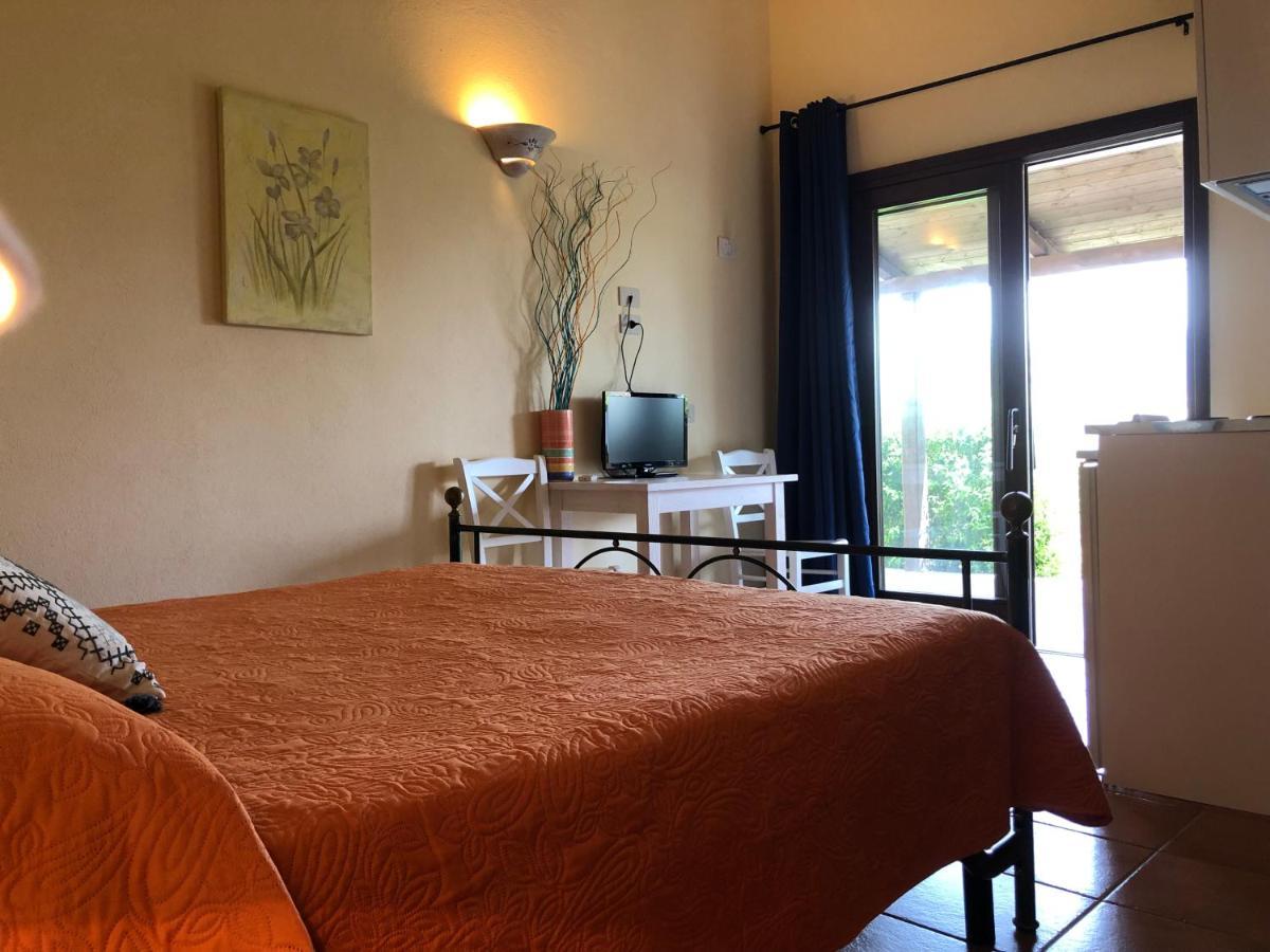 Agriturismo Campesi Casale Tra Le Vigne Aglientu Kültér fotó